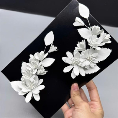 Cài tóc cô dâu hoa trắng đính lá mẫu cài cưới mới t12/2024