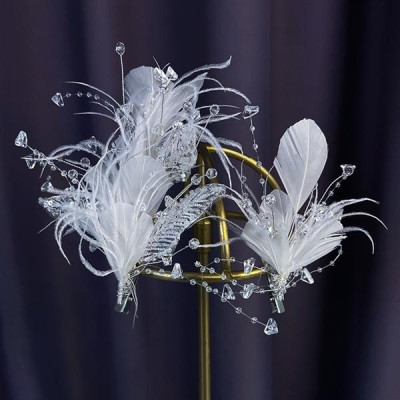 Cài tóc cô dâu lông vũ pha lê kèm hoa tai cùng bộ mẫu mới t6/2023