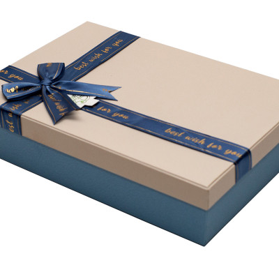 Hộp Quà Chữ Nhật Phượng Hoàng C201 - 21 x 14 x 4 cm - Giao mẫu ngẫu nhiên