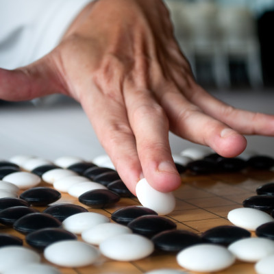 Cờ vây nam châm 19 dòng, 150 đen + 151 trắng, quân cờ đường kính 1.2cm, cao 0.4cm (có gắn nam châm) - Hãng dododios - A1