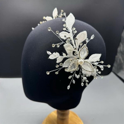 Cài tóc cô dâu lá nhũ đính đá mẫu mới t9/2024