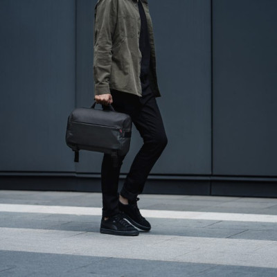 TÚI ĐEO VAI TOMTOC (USA) URBAN CODURA SLING BAG TRAVEL & WORK 13.3-14.2″ (02-C04D01) -Hàng Chính Hãng