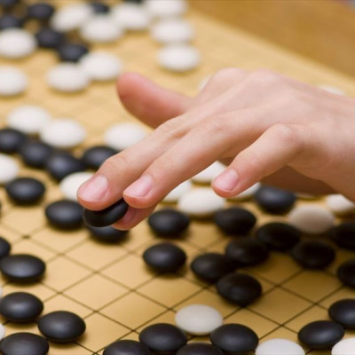 Cờ vây nam châm 19 dòng, 150 đen + 151 trắng, quân cờ đường kính 1.2cm, cao 0.4cm (có gắn nam châm) - Hãng dododios - A1