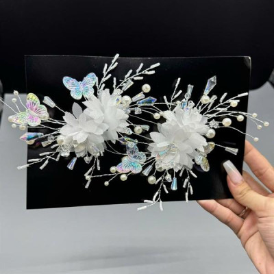 Cài tóc cô dâu thủ công mẫu hoa trắng đính bướm mới t9/2024