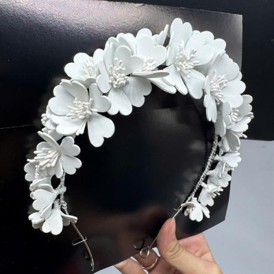 Băng đô cài tóc hoa xốp cánh tim mẫu mới t1/2025