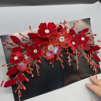 Băng đô cài tóc cô dâu hoa đỏ đính đá mẫu mới t8/2024