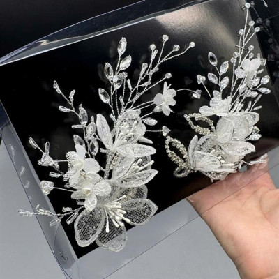 Cài tóc cô dâu hoa nhỏ đính kết hạt cườm mẫu mới t9/2024