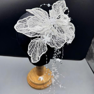 Cài tóc cô dâu hoa vải gân trắng dây pha lê đính hoa rơi