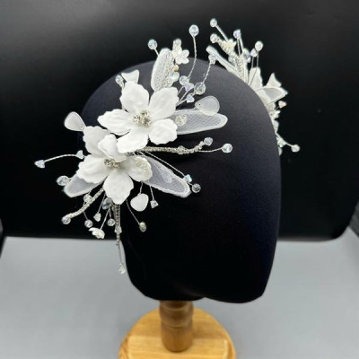 Cài tóc cô dâu hoa trắng đính đá mẫu mới t11/2024