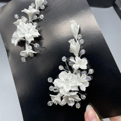 Cài tóc cô dâu hoa trắng nhỏ đính pha lê