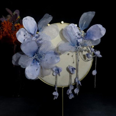 Cài tóc cô dâu màu xanh lưu ly tặng kèm hoa tai mẫu tháng 11/2023