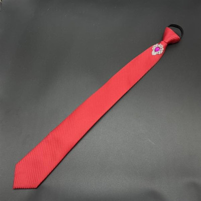 Cà vạt 6cm màu đỏ kẻ đơn giản thắt sẵn đính đá hồng sang trọng