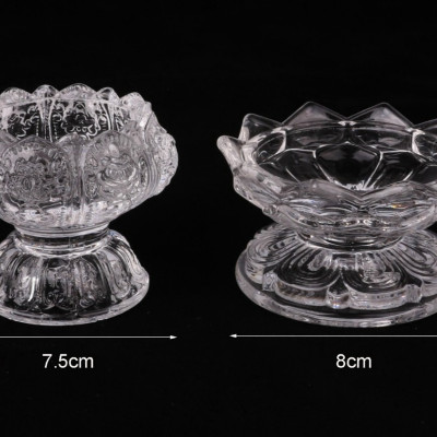 Đế nến thuỷ tinh hoa sen có chân trang trí bàn thờ