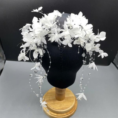 Cài tóc cô dâu hoa chùm nhỏ trắng mẫu mới t10/2024