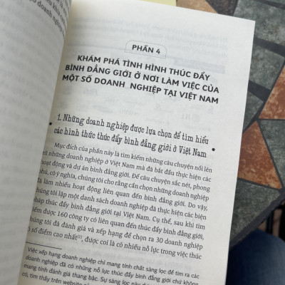  (Phụ nữ tùng thư - Tủ sách giới và phát triển) BÌNH ĐẲNG GIỚI TẠI NƠI LÀM VIỆC – Nhóm tác giả Ecue – NXB Phụ Nữ Việt Nam (bìa mềm)