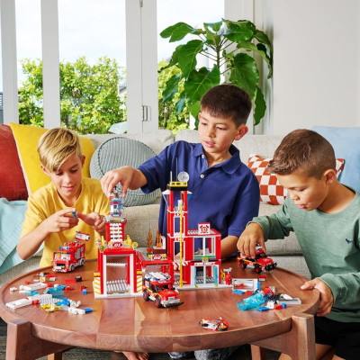 Đồ Chơi Lắp Ráp Trạm Cứu Hóa 976 Mảnh Max Build More 83165