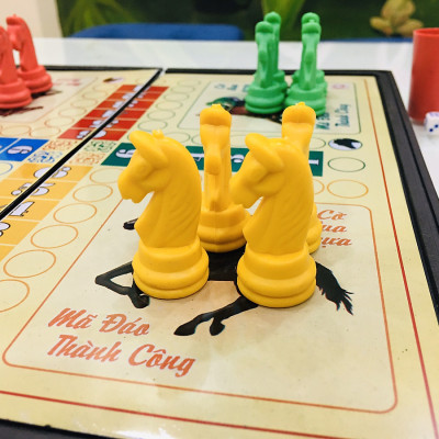 Cờ cá ngựa bằng nam châm - bàn cờ gập đôi đựng quân cờ - Size 28x28Cm - hãng dododios