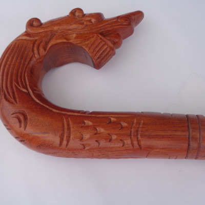 Gậy gỗ batoong chống cho người già -Đầu rồng thân trạm rồng- gỗ hương tự nhiên BTNK DAICAT Hàng chính hãng