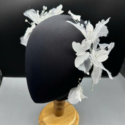 Cài tóc cô dâu hoa voan trắng đính đá mẫu mới t11/2024