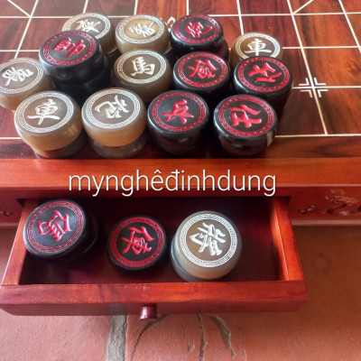 Bộ quân cờ tướng bằng sừng trắng sừng đen sang trọng đẳng cấp kt mặt tròn 4.3x1.5cm