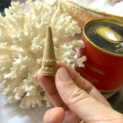 Nhang trầm NỤ dùng cho không gian rộng thoáng xông đốt tại nơi ở, văn phòng, kinh doanh buôn bán