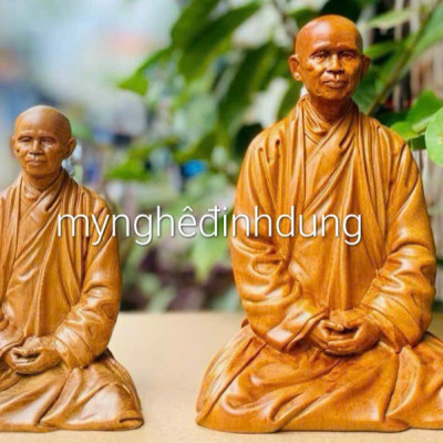 Tượng thiềm sư thích nhất hạnh bằng gỗ bách xanh thơm nức kt cao 20×14×12cm 