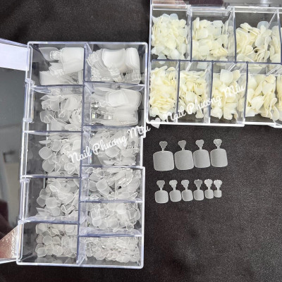 Hộp 500 Móng Úp Chân HSM Nhựa Dẻo Làm Nail, Siêu Bám Keo, Trong Suốt Và Trắng Đục Chất Lượng Cao, Tiện Lợi Cho Tiệm Nail giả