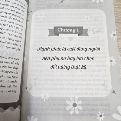 Combo 2 cuốn Phụ nữ thông minh biết làm người vợ "ngốc" & Phụ nữ khôn ngoan khéo ăn nói giỏi lắng nghe