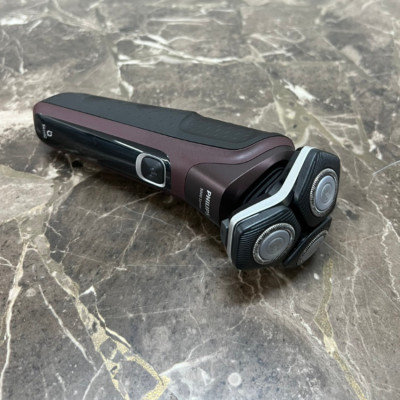 Máy cạo râu khô và ướt cao cấp, thương hiệu Philips SkinIQ S5831/01 và S5832/01 - HÀNG CHÍNH HÃNG