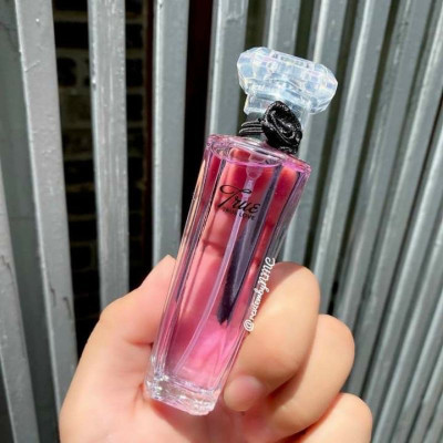 Sản phẩm dụng cụ làm đẹp  cho bạn gái - Combo  3 chai nước hoa thủy tinh nữ cao cấp 25ml / 1 , hộp đựng sang trọng ,lịch sự  có thể dùng làm quà tặng 