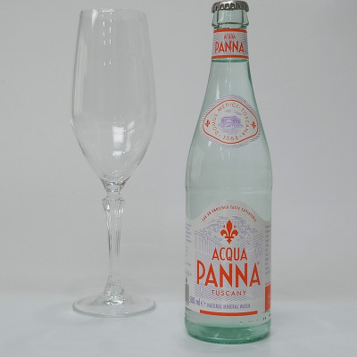 NƯỚC KHOÁNG THIÊN NHIÊN KHÔNG GA ACQUA PANNA (chai thủy tinh)