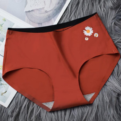 Quần lót nữ bông cúc không đường may không viền thấm hút mồ hôi