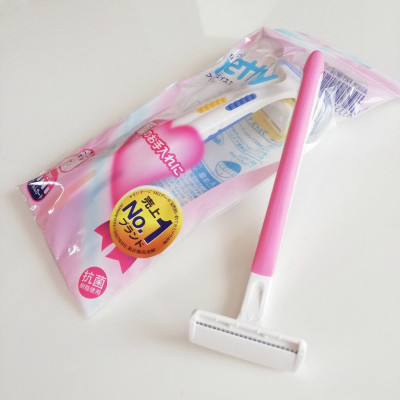 Set 03 chiếc dao cạo mặt Pretty, lưỡi bằng thép mạ 2 lớp Titanium sắc bén & bền bỉ - nội địa Nhật Bản