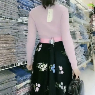 Set áo thu đông kèm váy thêu hoa nhã nhặn sắc sảo myqlothing.