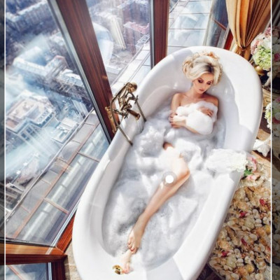 Sữa tắm dưỡng ẩm sữa đậu nành Soy Milk The Body Soap 600ml