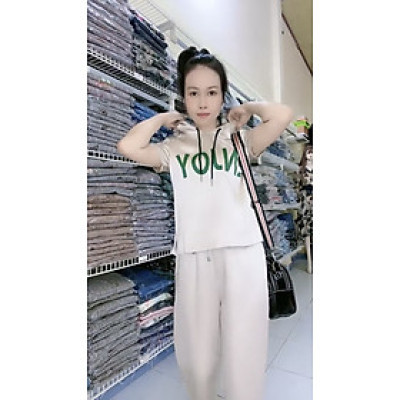 Set áo quần thể thao có nón acetate cao cấp.