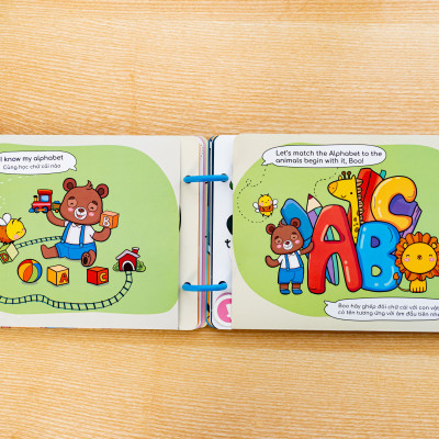 Học Liệu Bóc Dán Montessori Song Ngữ Anh Việt Beezi Book - Lalala Baby