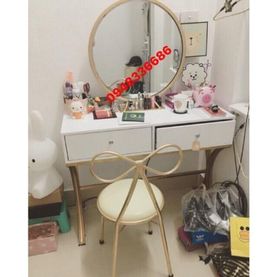 Bàn trang điểm ghế tim BT62