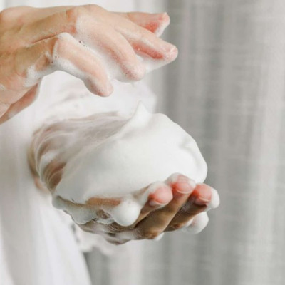 Sữa Tắm Dưỡng Ẩm Và Mịn Da Reihaku Hatomugi (Chai 600 mL)