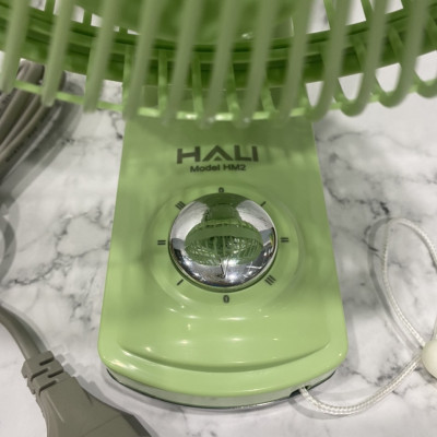 Quạt treo tường mini Hali HM2 công suất 28W, 3 tốc độ gió, thiết kế nhỏ gọn có thể để bàn - Hàng chính hãng