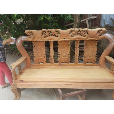 Bộ bàn ghế đục đào gỗ nghiến