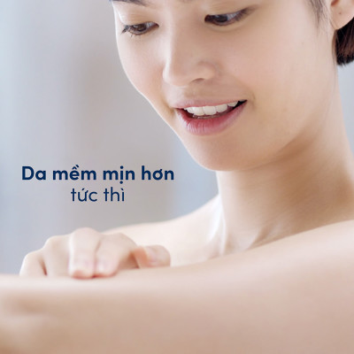 Sữa Tắm Serum Dove Pro-Ceramide Hoa Sakura và Muối Hồng Giúp Da Đàn Hồi Và Căng Bóng 500g