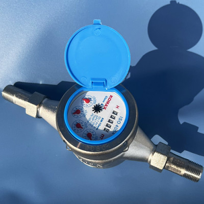 Đồng hồ nước inox komax DN15 CÓ TEM GIẤY HIỆU CHUẨN ĐẦY ĐỦ dùng cho các hộ gia đình, chung cư, nhà máy sử dụng hóa chất, sản xuất thực phẩm - HÀNG CHÍNH HÃNG