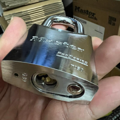 Ổ khóa thép Master Lock 7050 4KEY rộng 50mm 4 chìa dòng ProSeries - MSOFT