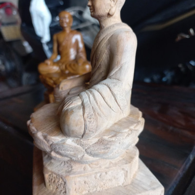 Tượng phật hoàng trần nhân tông bằng gỗ ngọc am kt cao 15×9cm