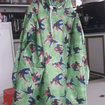 Áo mưa bít cho bé từ  4 - 7 tuổi vải dù  chống thấm  ,  giữ ấm cho các bé  , họa tiết hoạt hình dễ thương , kèm túi đựng xinh xắn , giao màu ngẫu nhiên