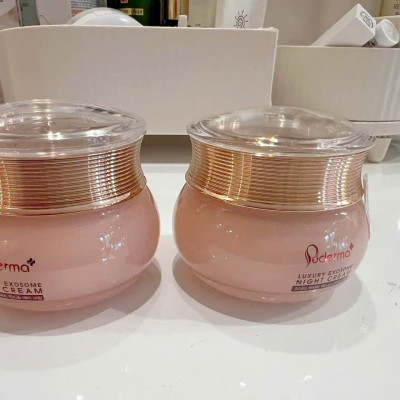 Kem Dưỡng Da Ngày và Đêm Luxury Exosome Puderma, phiên bản nâng cấp từ Kem Xóa NÁM WHITE JADE PUDERMA 50ml: làm mờ vết thâm sạm, nám, tàn nhang giúp làn da trắng sáng, căng bóng, nâng cơ săn chắc và đẩy lùi quá trình lão hoá