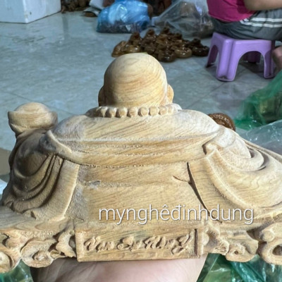 Tượng phật di lặc mini để ôtô ,bàn học ,bàn làm việc bằng gỗ ngọc am thơm nức kt 15×9×8cm 