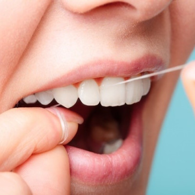 Chỉ nha khoa Clinica Advantage 40m, sử dụng chỉ nha khoa giúp ngăn ngừa các bệnh về viêm nướu và tích tụ mảng bám - nội địa Nhật Bản