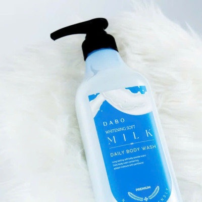 Sữa Tắm Trắng Da Tinh Chất Sữa Dabo Whitening Soft Milk (750ml)